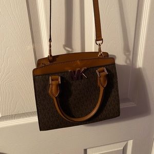 Small Micheal Kors Crossbody